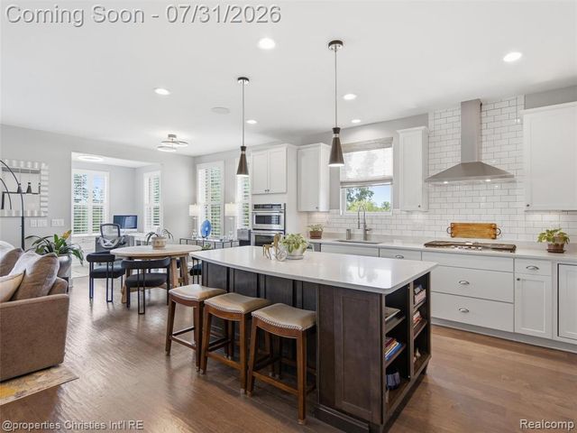 2290 Monte Vista Court, Lake Orion, MI 48360