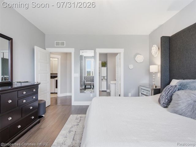 2290 Monte Vista Court, Lake Orion, MI 48360