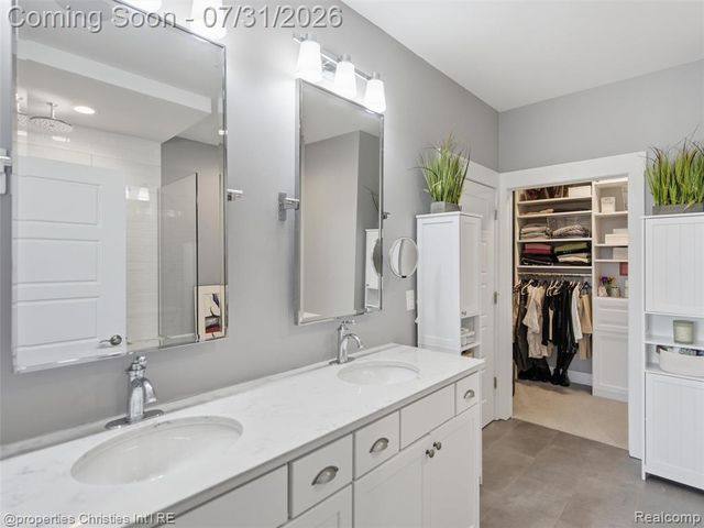 2290 Monte Vista Court, Lake Orion, MI 48360