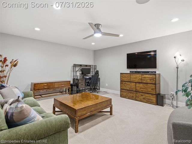 2290 Monte Vista Court, Lake Orion, MI 48360