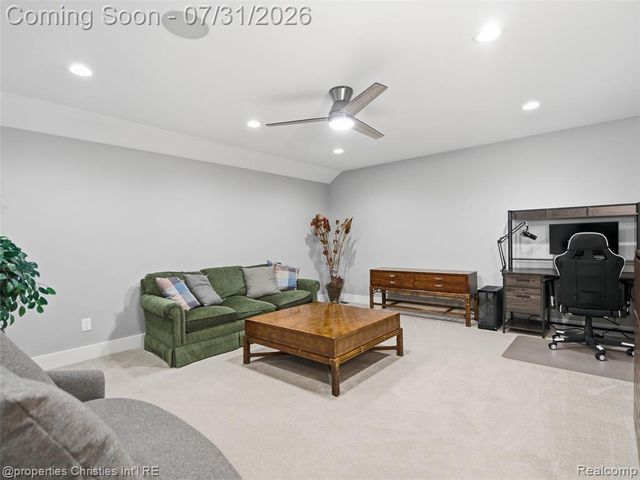 2290 Monte Vista Court, Lake Orion, MI 48360