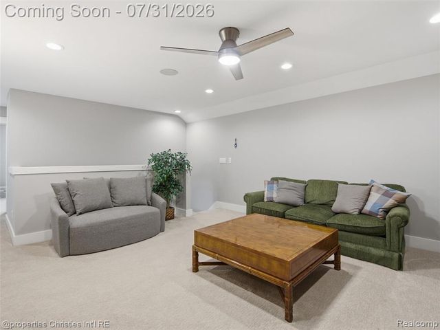 2290 Monte Vista Court, Lake Orion, MI 48360