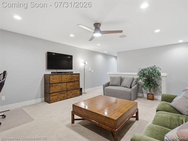 2290 Monte Vista Court, Lake Orion, MI 48360