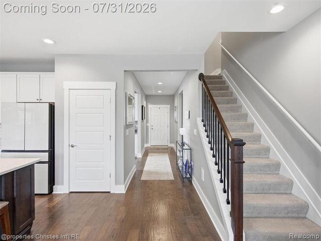 2290 Monte Vista Court, Lake Orion, MI 48360