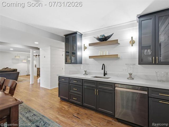 2290 Monte Vista Court, Lake Orion, MI 48360