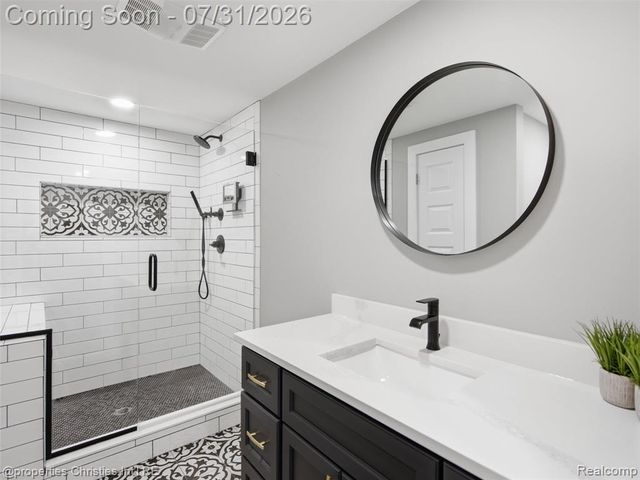 2290 Monte Vista Court, Lake Orion, MI 48360