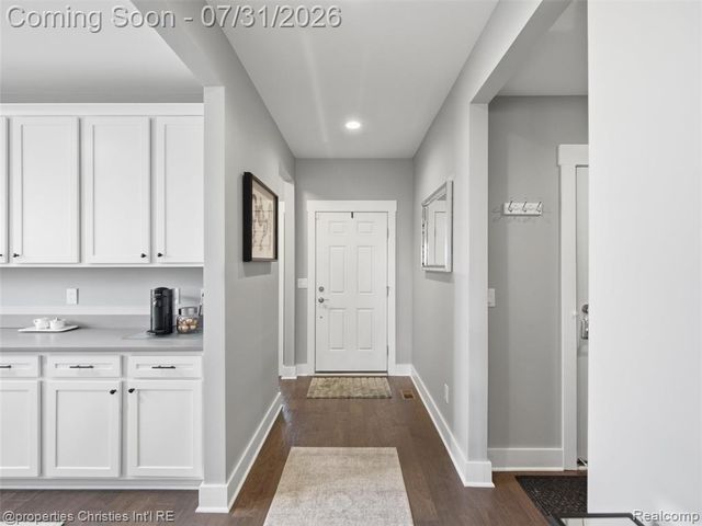 2290 Monte Vista Court, Lake Orion, MI 48360