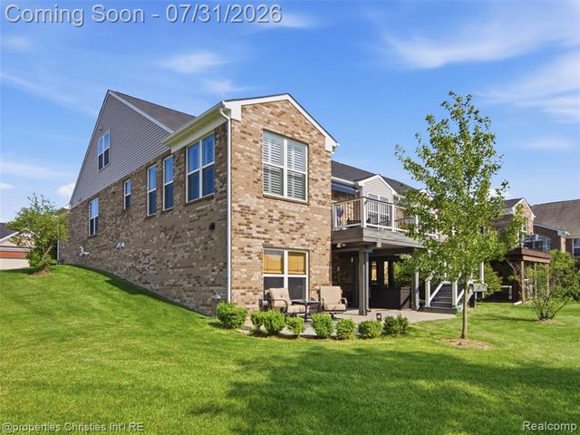2290 Monte Vista Court, Lake Orion, MI 48360