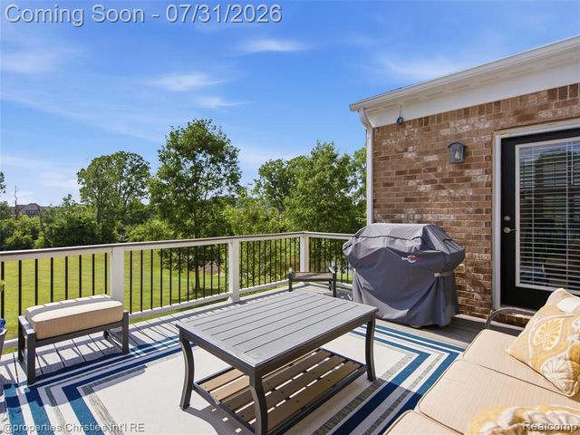 2290 Monte Vista Court, Lake Orion, MI 48360