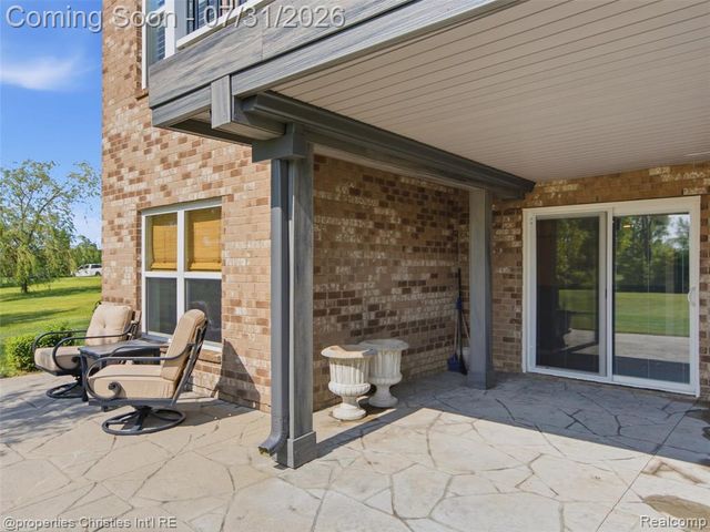 2290 Monte Vista Court, Lake Orion, MI 48360