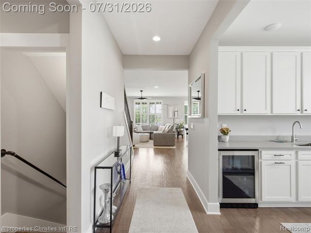 2290 Monte Vista Court, Lake Orion, MI 48360