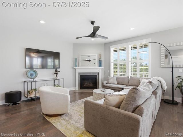 2290 Monte Vista Court, Lake Orion, MI 48360
