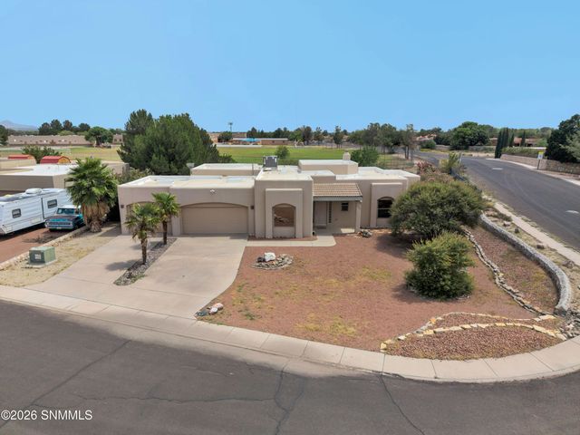 3903 Stoneybrook Circle, Las Cruces, NM 88005