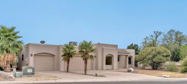 3903 Stoneybrook Circle, Las Cruces, NM 88005