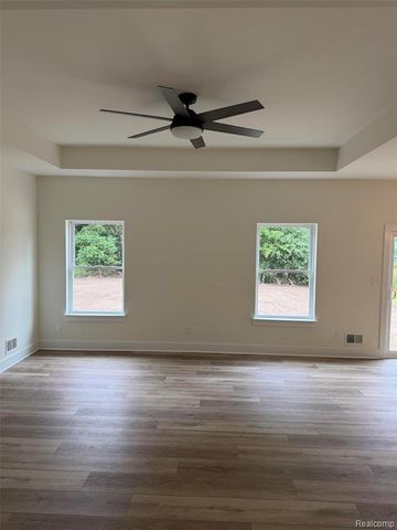 213 Mcfarland Street, Grand Blanc, MI 48439
