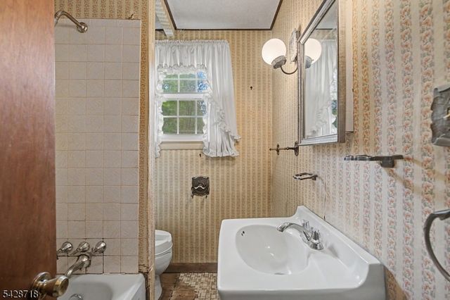 47 Sergeantsville Rd, Raritan Twp., NJ 08822