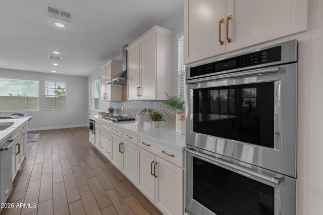 9722 E RAINBOW Avenue, Mesa, AZ 85212