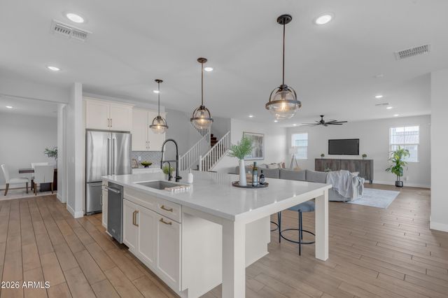 9722 E RAINBOW Avenue, Mesa, AZ 85212