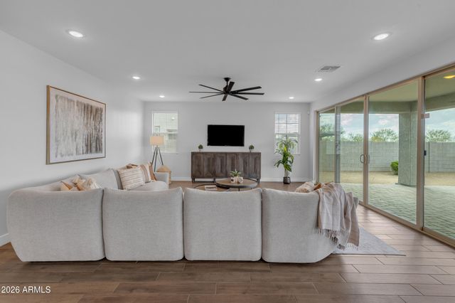 9722 E RAINBOW Avenue, Mesa, AZ 85212