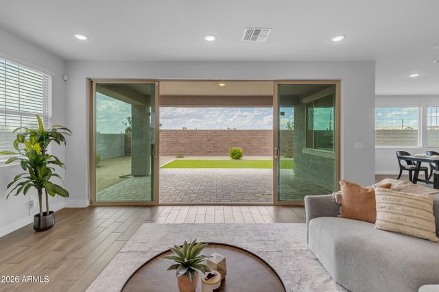 9722 E RAINBOW Avenue, Mesa, AZ 85212