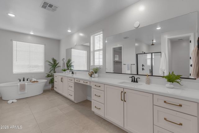 9722 E RAINBOW Avenue, Mesa, AZ 85212