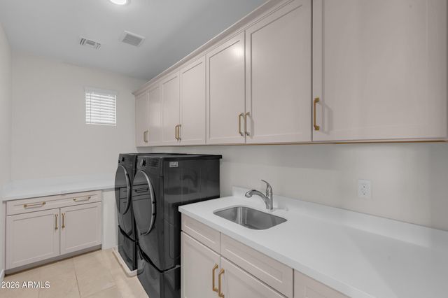 9722 E RAINBOW Avenue, Mesa, AZ 85212