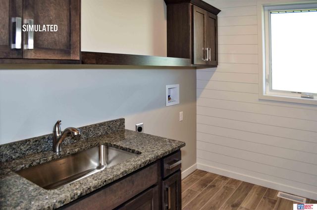 512 Deep Water Bay, Lincoln, NE 68527