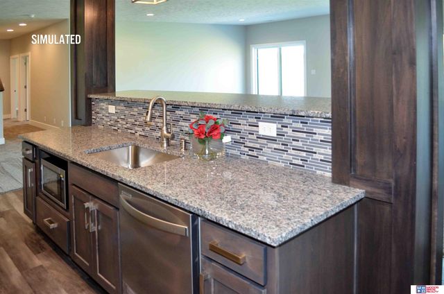 512 Deep Water Bay, Lincoln, NE 68527