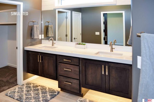 512 Deep Water Bay, Lincoln, NE 68527