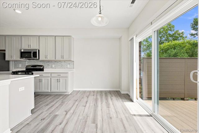 8678 Pioneer Street 9, Washington Township, MI 48094