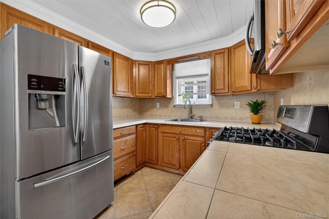 109 Eastview Road, Ronkonkoma, NY 11779