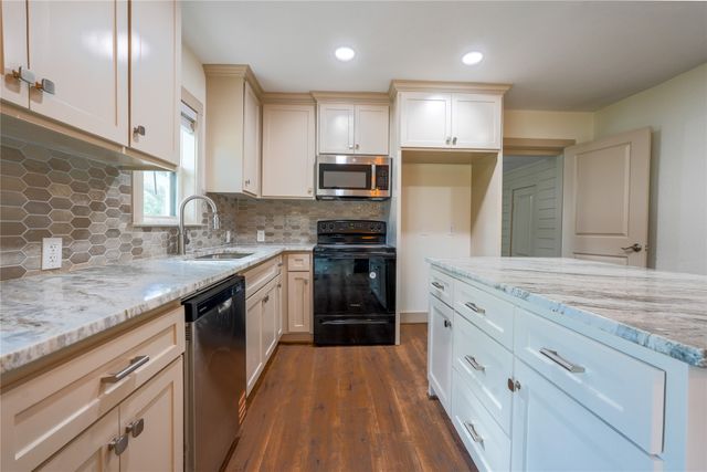 2701 Mckenzie Avenue, Waco, TX 76708