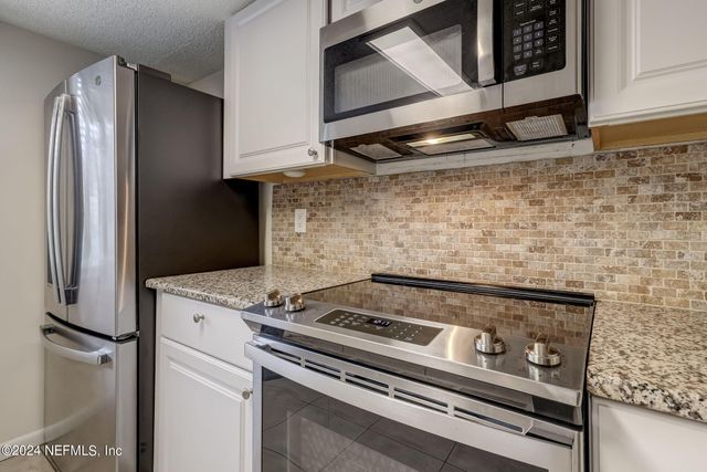 14750 BEACH Boulevard 75, Jacksonville, FL 32250