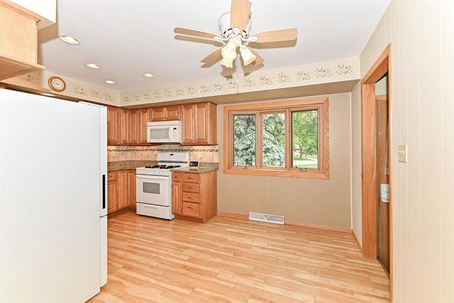 N89W15378 Cleveland Avenue, Menomonee Falls, WI 53051