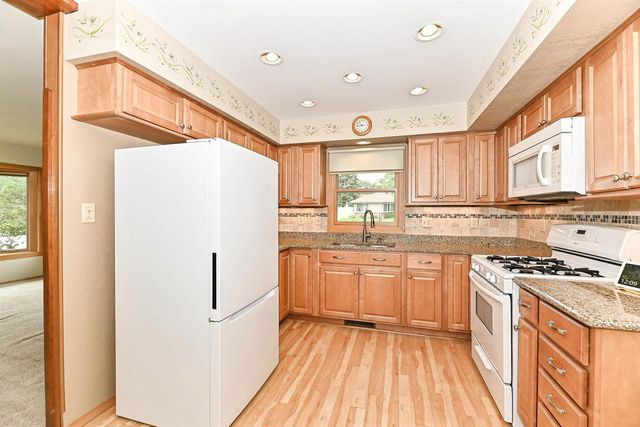 N89W15378 Cleveland Avenue, Menomonee Falls, WI 53051