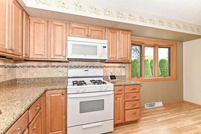 N89W15378 Cleveland Avenue, Menomonee Falls, WI 53051