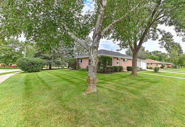 N89W15378 Cleveland Avenue, Menomonee Falls, WI 53051