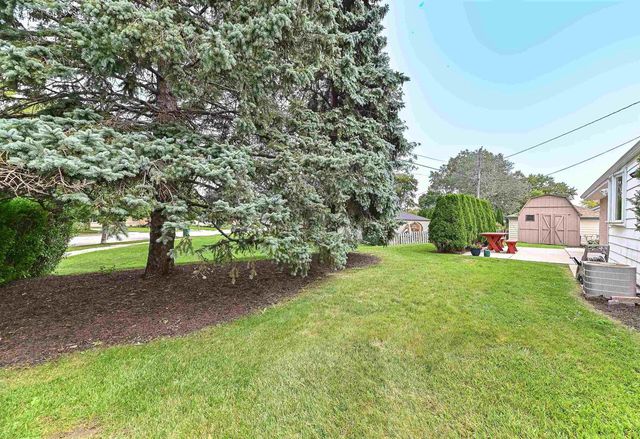 N89W15378 Cleveland Avenue, Menomonee Falls, WI 53051