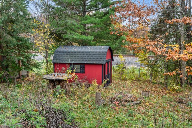 200 Meadow Drive, Loretto, MN 55357