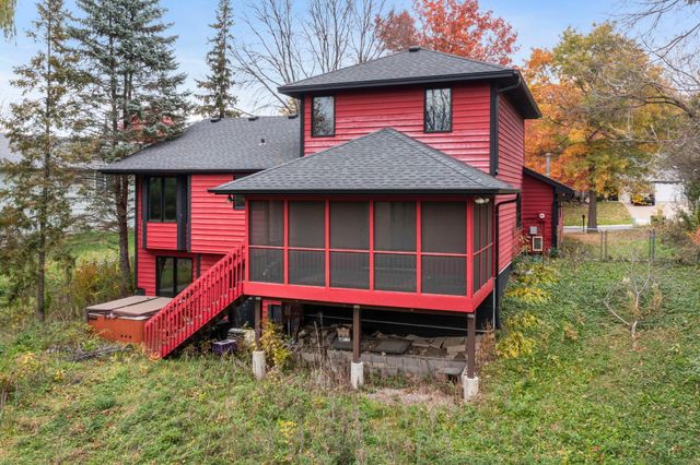 200 Meadow Drive, Loretto, MN 55357