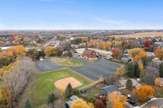 200 Meadow Drive, Loretto, MN 55357