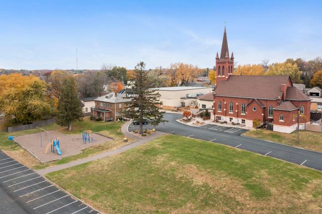 200 Meadow Drive, Loretto, MN 55357