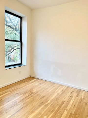 224 E 27th St Apt 2B, New York City, NY 10016