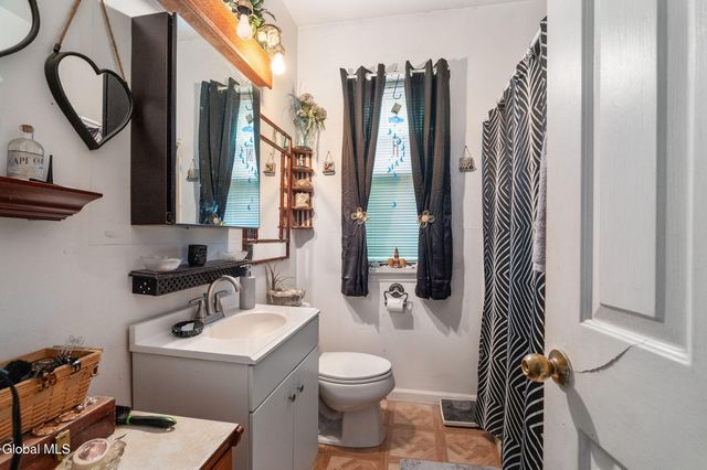 944 Park Avenue, Schenectady, NY 12308