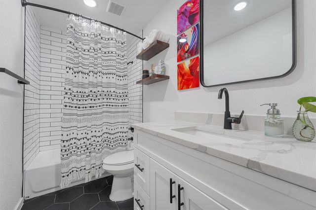 3450 Noah Street, Houston, TX 77021
