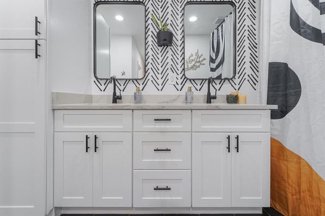 3450 Noah Street, Houston, TX 77021