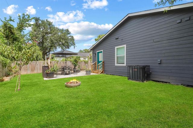 3450 Noah Street, Houston, TX 77021