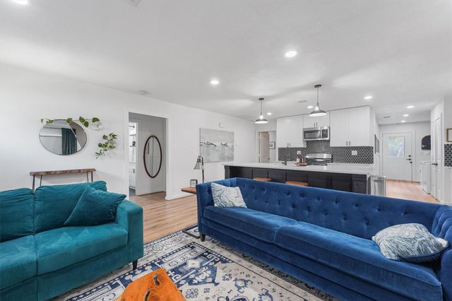 3450 Noah Street, Houston, TX 77021