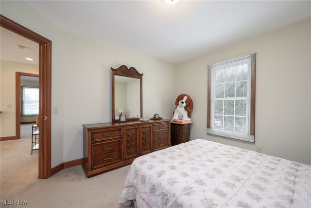 11597 Forest Meadows Circle NW, Uniontown, OH 44685