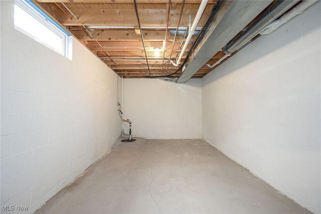 11597 Forest Meadows Circle NW, Uniontown, OH 44685